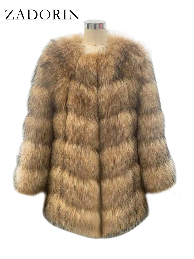 ZADORIN, nuevo abrigo largo de piel sintética de empalme de lujo para mujer, chaqueta gruesa y cálida de invierno a la moda, chaqueta de piel sintética esponjosa, abrigos para mujer, prendas de vestir exteriores