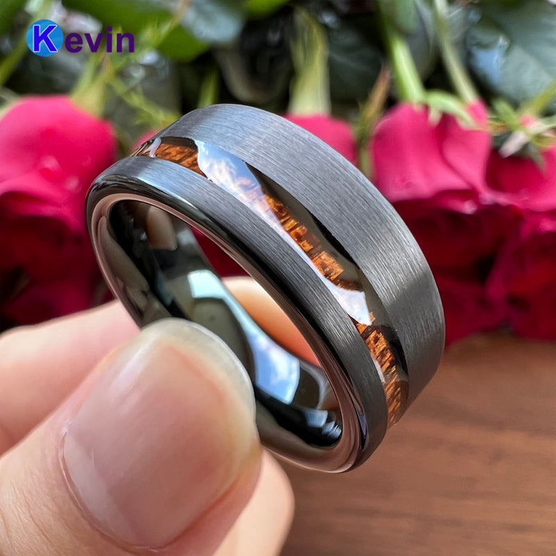 Anillo de madera clásico, banda de boda de tungsteno negro para hombres y mujeres con incrustaciones de madera auténtica con ranura compensada, ajuste cómodo de 8MM