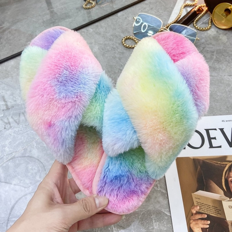 Zapatillas de casa de invierno de colores mezclados para mujer, zapatillas de piel de Color arcoíris para dormitorio y niñas, zapatos de felpa con punta abierta, zapatillas peludas para interior para mujer