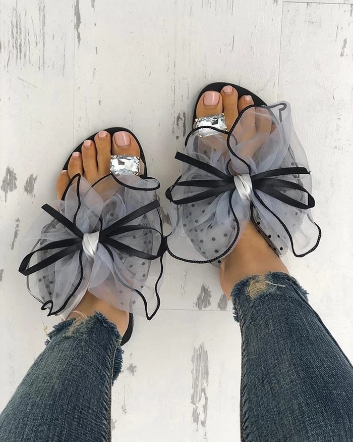 Sommer Nette Bowtie Schmücken Rutschfeste Sandalen Pantoffel Wohnungen Maultiere Lässige Mode Weibliche Flip Flops Mesh Strand Slides 2022 Heiß