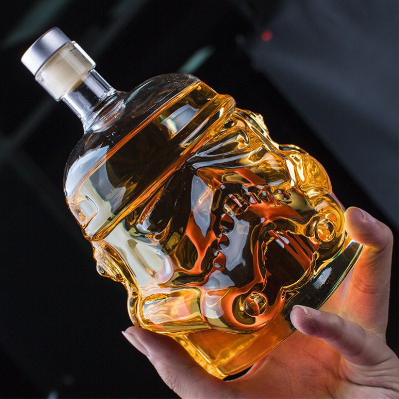 1 Pcs Storm Trooper Decanter  White Soldier Glass Jug Liquor Bottle High Boron Glass Bottle Wine B 650ml