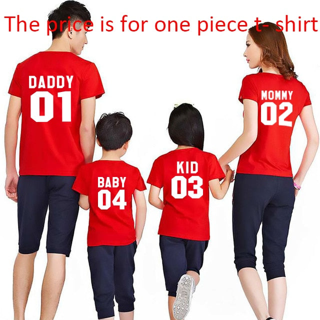 Ropa a juego para la familia Camiseta de algodón con apariencia familiar DADDY MOMMY KID BABY Letra divertida impresa Número Tops Tees Verano