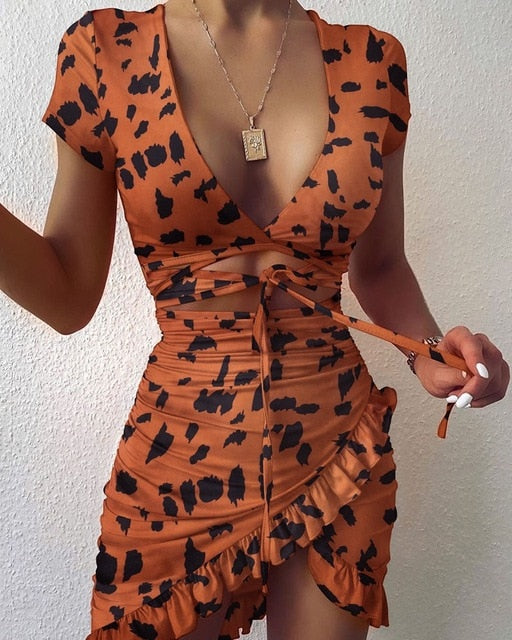 Damen Sommer Rüschen ausgeschnittenes Design Leopardenmuster Kleid Elegante Mode V-Ausschnitt Rüschen Party Minikleid Damen Urlaub Strand