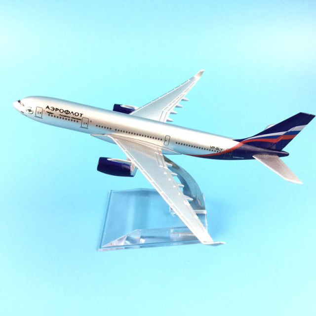 JASON TUTU Original model a380 airbus Boeing 747 airplane model aircraft Diecast Model Metal 1:400 airplane toy Gift collection