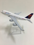 JASON TUTU Original model a380 airbus Boeing 747 airplane model aircraft Diecast Model Metal 1:400 airplane toy Gift collection