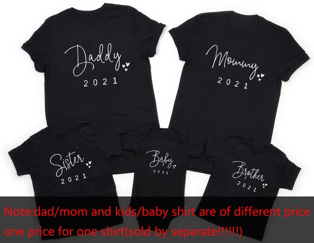 Lustiges neues Papa-Mama-Baby 2021 Familien-Look-Schwarz-beiläufiges Familien-T-Shirt Mutter-Vater-Baby-passende Familien-Outfits