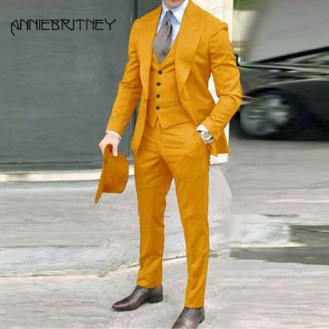2021 traje clásico marrón para hombre, 3 piezas, esmoquin, solapa de pico, padrinos de boda, conjunto de trajes de boda, chaqueta de negocios de moda para hombre, chaqueta + Pantalones + chaleco