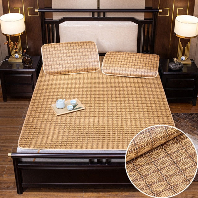 Glatte Rattan-Bettmatte, atmungsaktive Schlafmatte mit elastischen Bändern, Kissenbezug, rutschfestes Sommerkühlbett-Schutzpolster