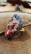 Brazalete de mujer chapado en oro de 22 quilates con piedra de vanadinita y piedra natural Dr Stone WHSR12