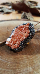 Brazalete de mujer chapado en oro de 22 quilates con piedra de vanadinita y piedra natural Dr Stone WHSR32