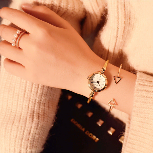 Pulsera de oro de moda de lujo, relojes de mujer, relojes de pulsera de cuarzo Retro de acero inoxidable para mujer, reloj pequeño de marca Ulzzang